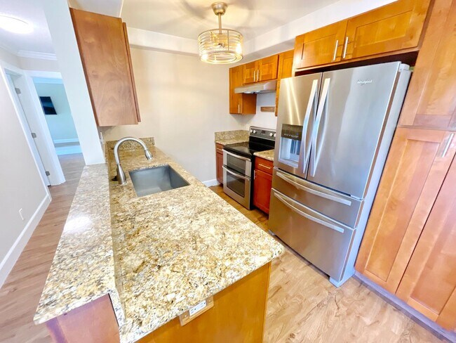 Building Photo - Elegantly Updated Unfurnished Kihei Villag...