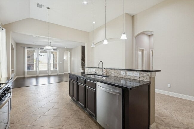 Building Photo - 594 Louder Way