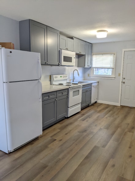 Building Photo - 1406 Gregory Way