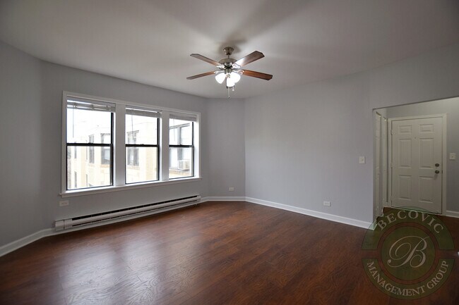 Building Photo - 3635 W Dickens Ave