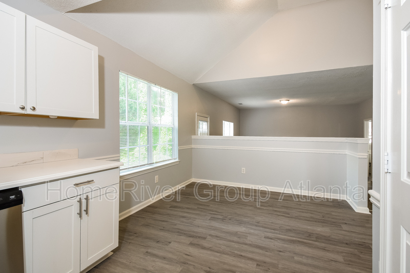 Building Photo - 7551 Clear Creek Dr