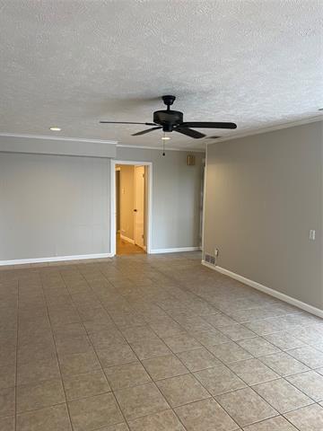 Building Photo - 9003 Villa Park Cir