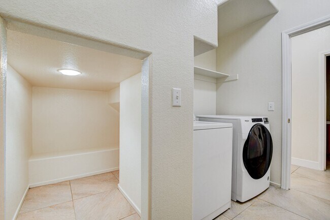 Building Photo - TOPAZ