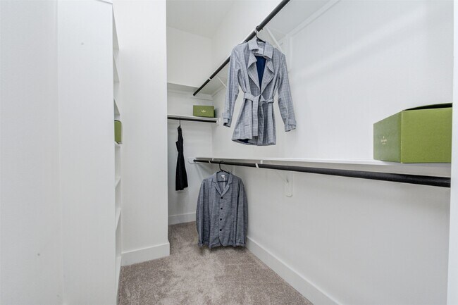 Building Photo - 1131 W 17th St