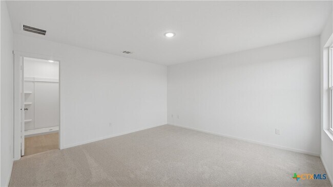 Building Photo - 1621 Pile Trl