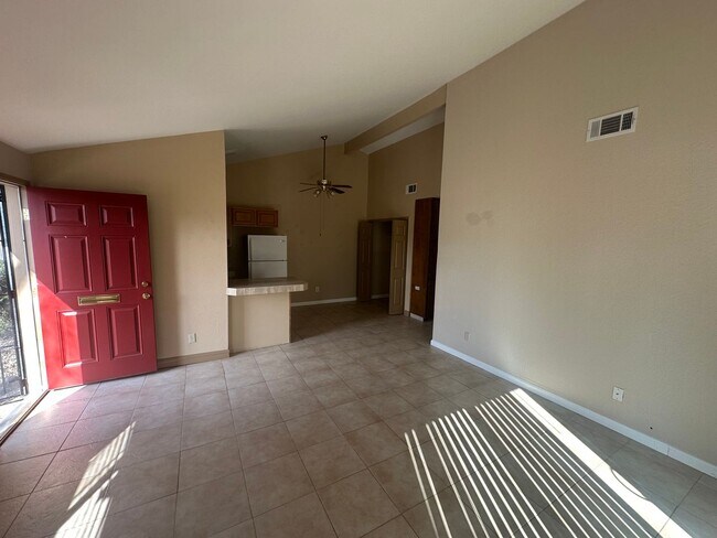 Building Photo - 891 St Andrews Dr