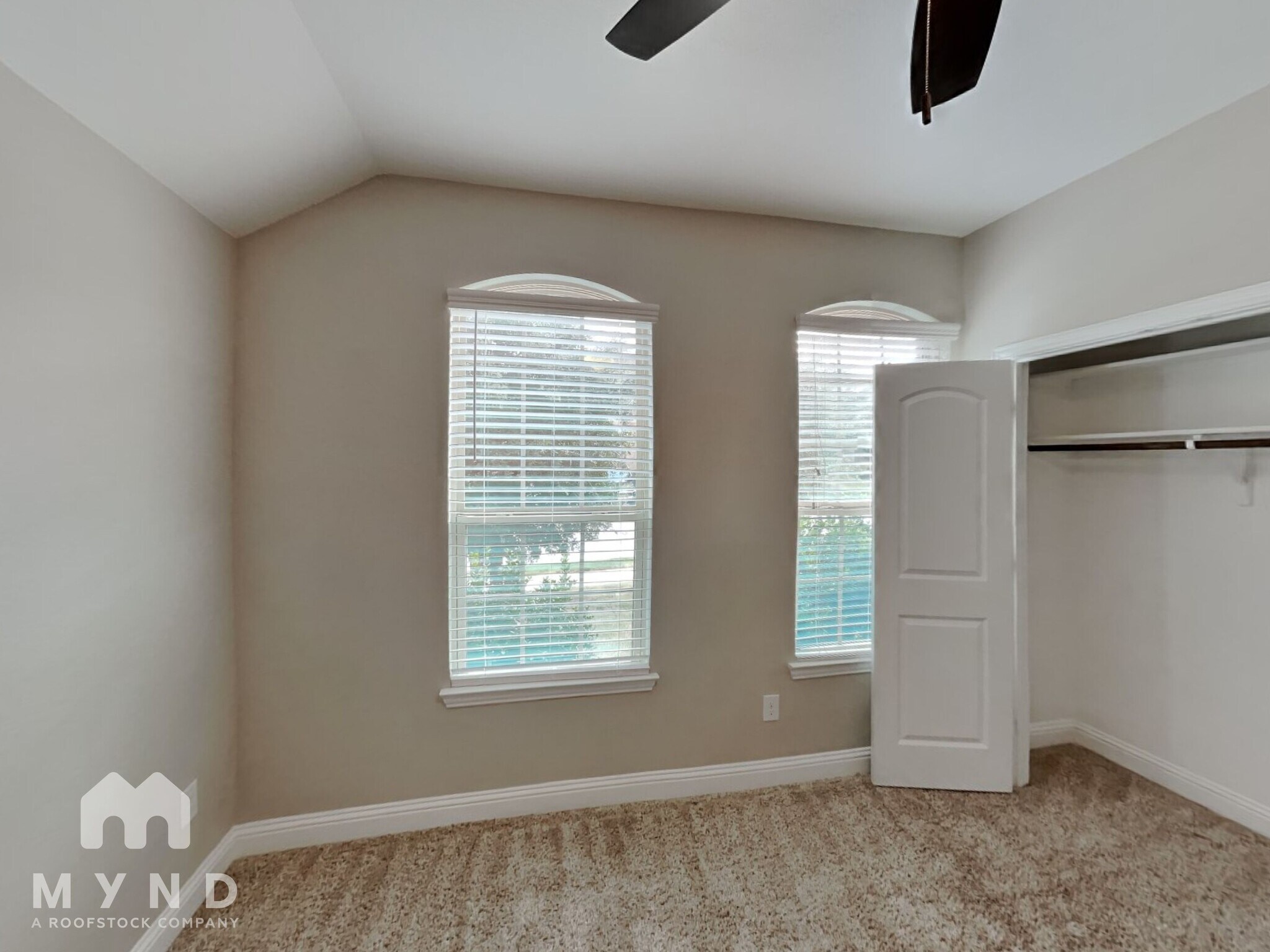 Building Photo - 405 Bentley Dr