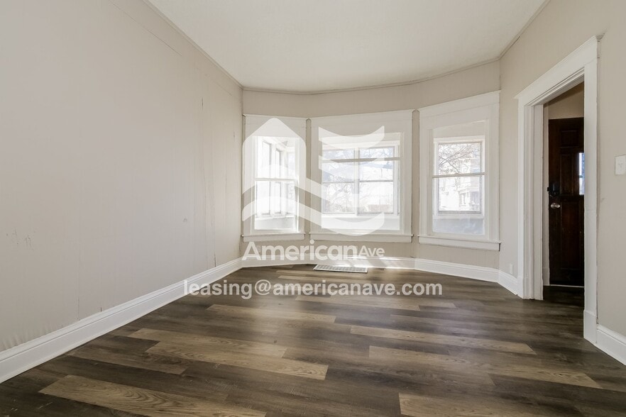 Building Photo - 2049 Florence Blvd