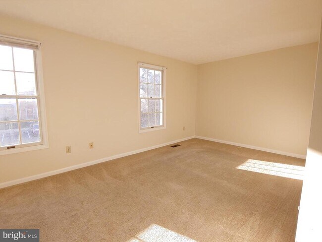 Building Photo - 2134 Commissary Cir