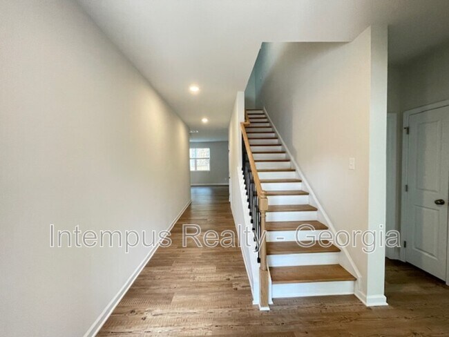 Building Photo - 693 Summerwood Ln