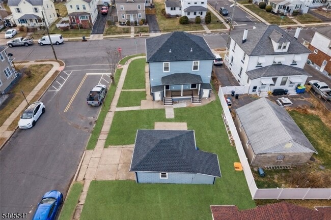 Building Photo - 80 Anderson St