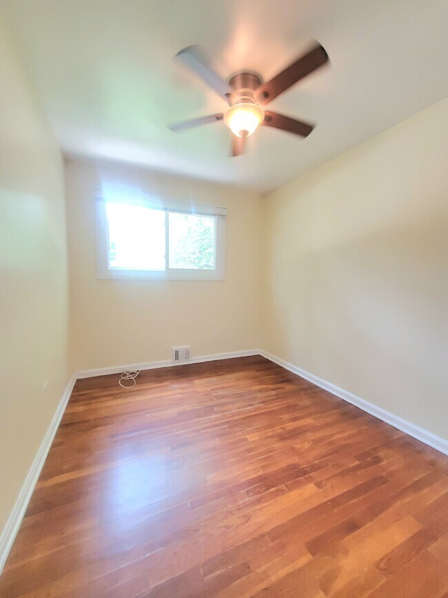 Building Photo - 4517 Mayfield Dr