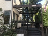 Building Photo - Pullman Duplex