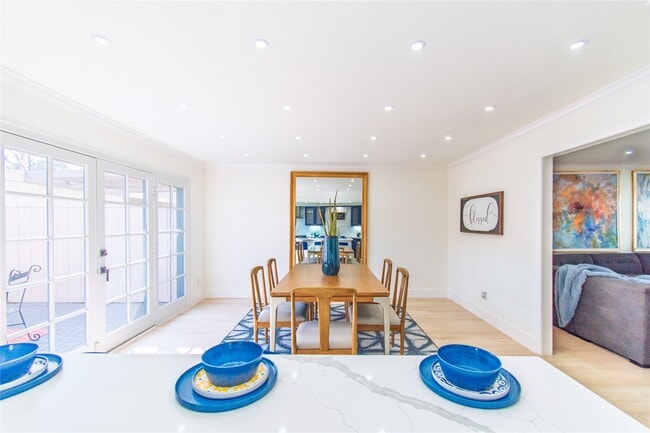 Building Photo - 5805 Valley Forge Dr