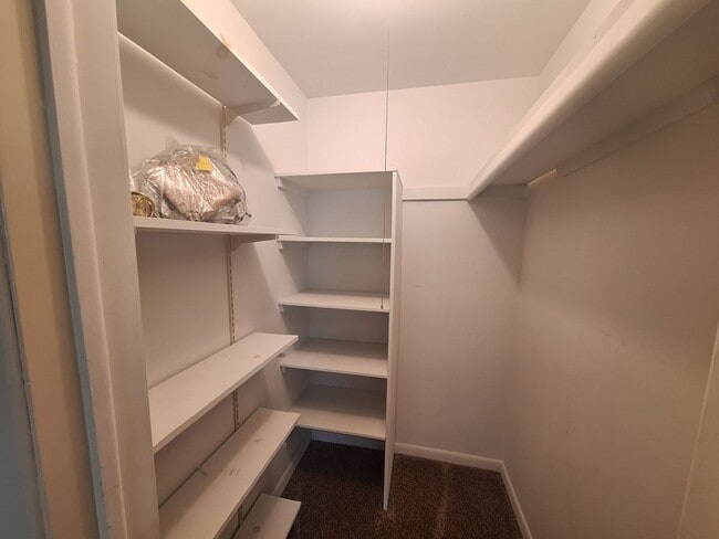 Building Photo - St Clair Shores 2 bedroom condo