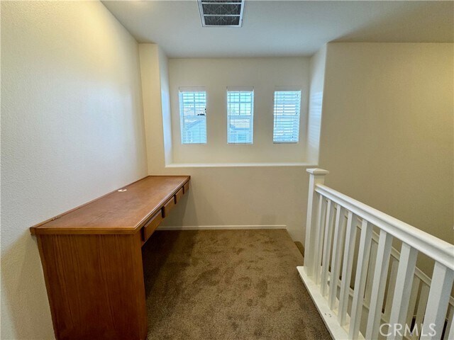 Building Photo - 19 Kenilworth Ln