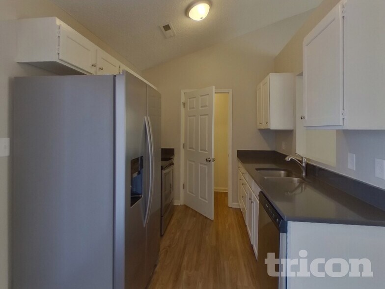 Building Photo - 4438 Fawnbrook Ave SW