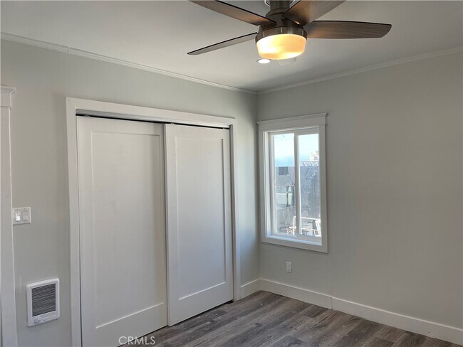 Building Photo - 223 24th St