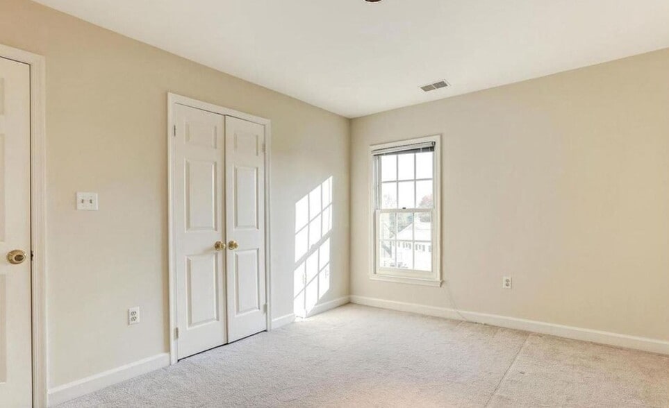 Building Photo - 9703 Whitley Park Pl