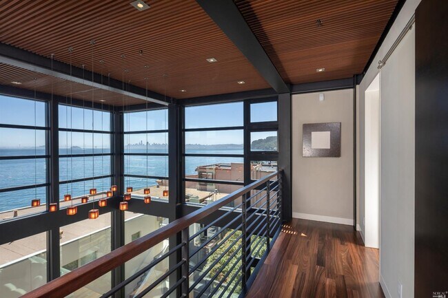Building Photo - 525 Bridgeway