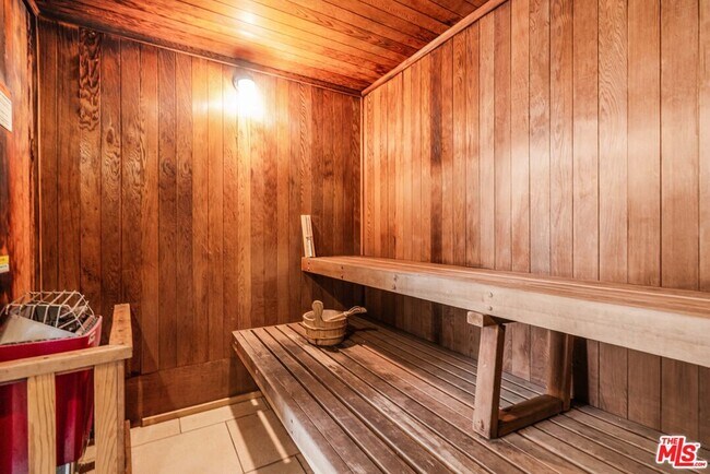 Building Photo - 17083 Palisades Cir