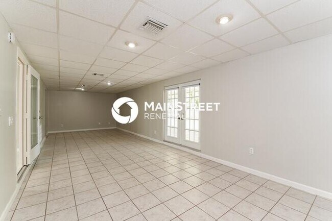 Building Photo - 3 Bedroom Pet-Friendly Home in Cape Coral, FL with Main Street Renewal
