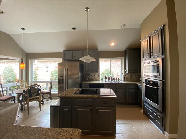 Building Photo - 6906 Afton Woods Dr