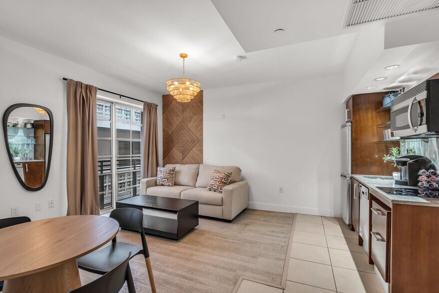 Building Photo - 1207 Ocean Dr