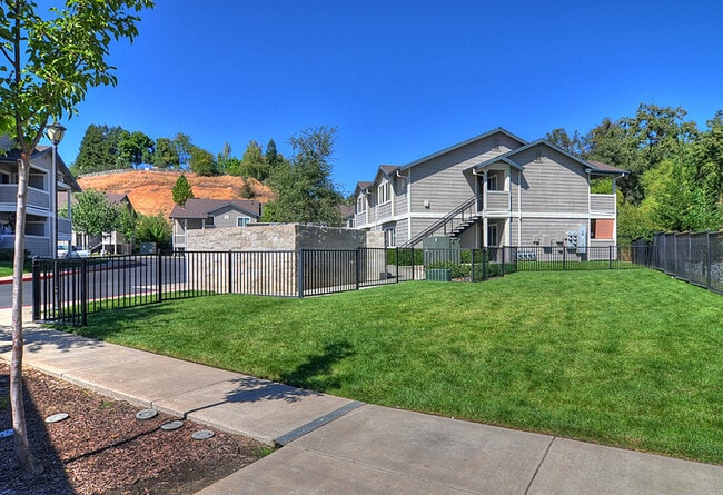 Building Photo - Kennedy Meadows Apartments