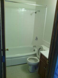 Building Photo - 1 Bedroom Apartment Available-South 51st and Howard Ave