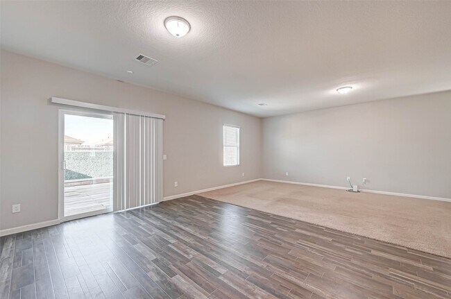 Building Photo - 10133 Pappas Dr