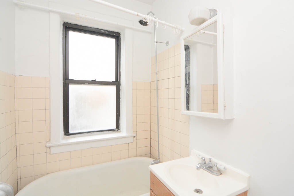 Building Photo - 3310 W Schubert Ave