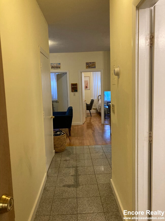 Building Photo - 145 Endicott St