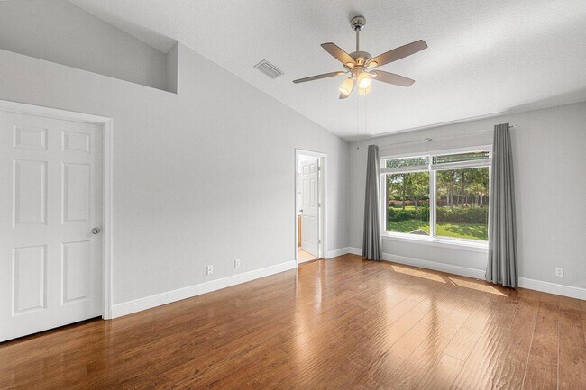 Building Photo - 8080 Briantea Dr