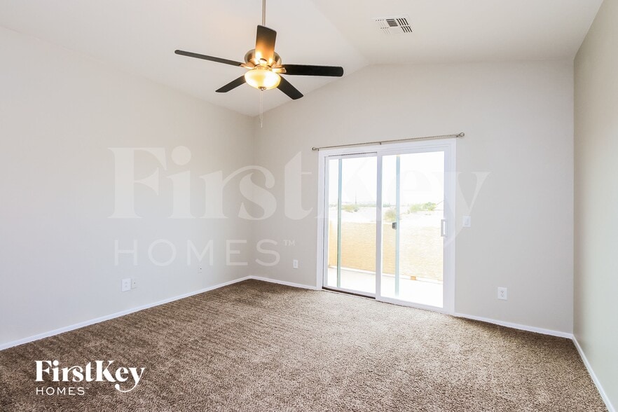 Building Photo - 27978 N Muscovite Dr