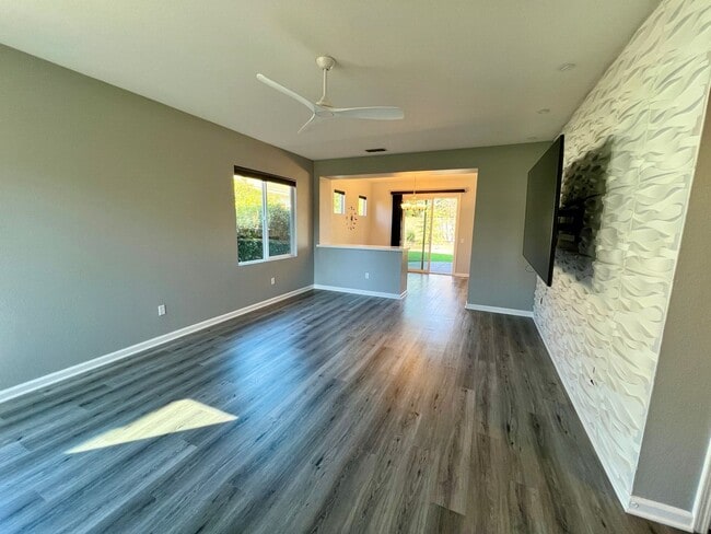 Building Photo - Gorgeous Sun City Lincoln Home