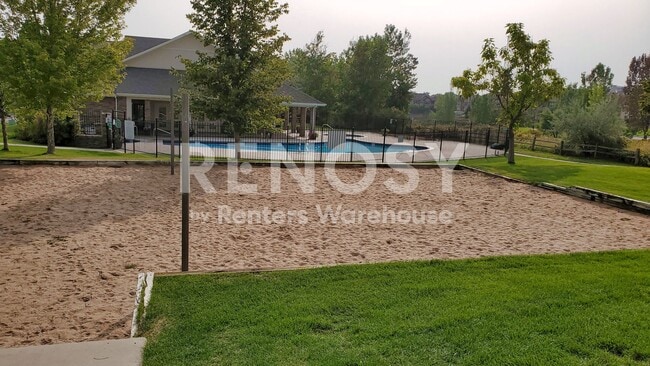 Building Photo - Available August 2026 - 2 bedroom + Office Penthouse condo new paint, carpet, Whirlpool appliance...