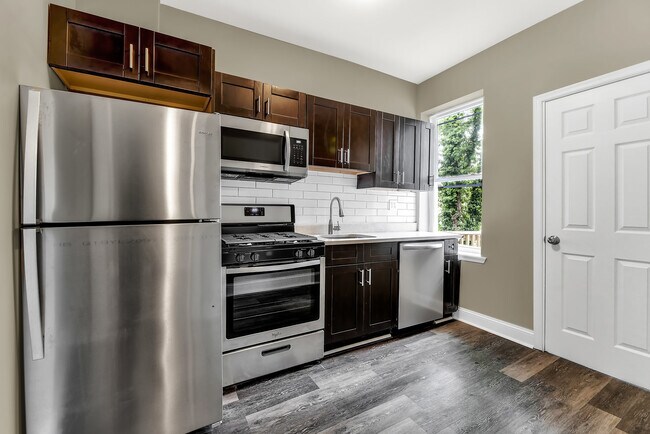 Building Photo - 3 Bedroom Rowhome- West Baltimore City