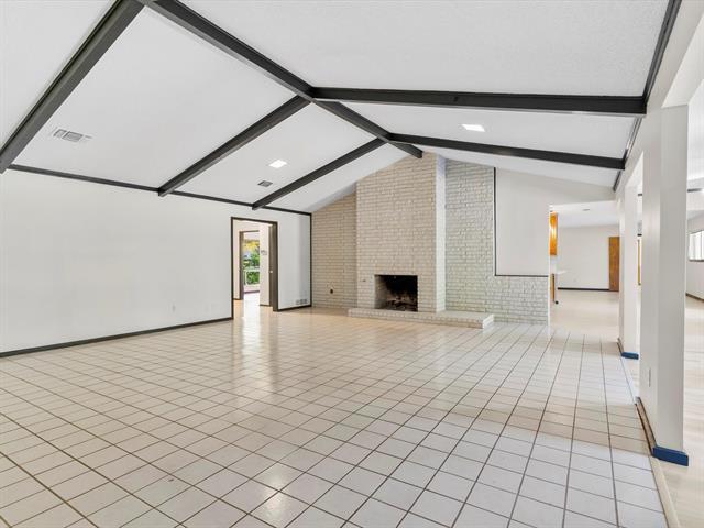 Building Photo - 1004 Overhill Dr