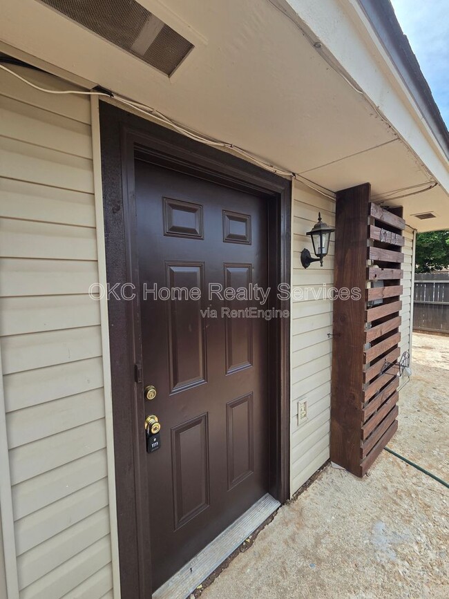 Building Photo - 6715 Lyrewood Ln