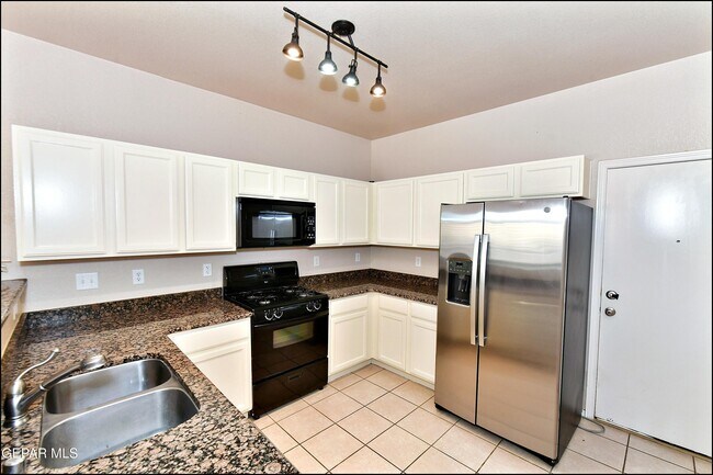 Building Photo - 5810 Redstone Mesa Ct