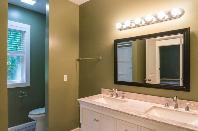 Building Photo - 56 Alabama Ave