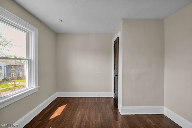 Building Photo - 8505 Bancroft Ave