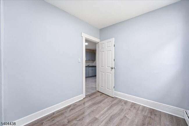 Building Photo - 102 Highland Ave