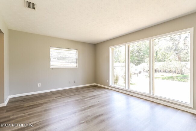 Building Photo - 2867 Holly Bay Rd
