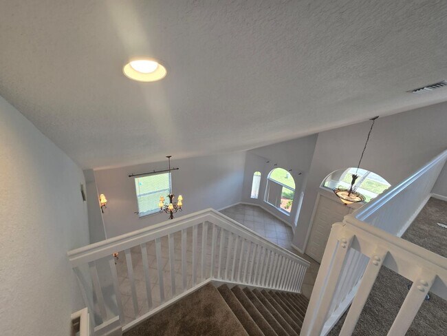 Building Photo - Bright + Spacious Home for Rent in West La...