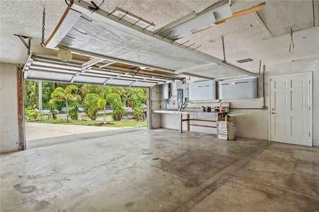 Building Photo - 17511 Canal Shores Dr