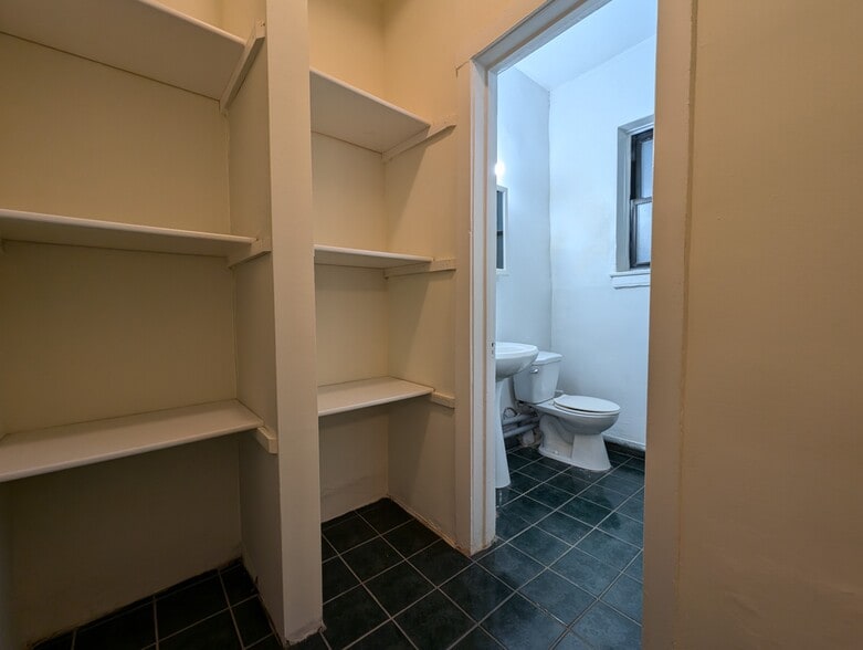 Building Photo - 4851 N Damen Ave
