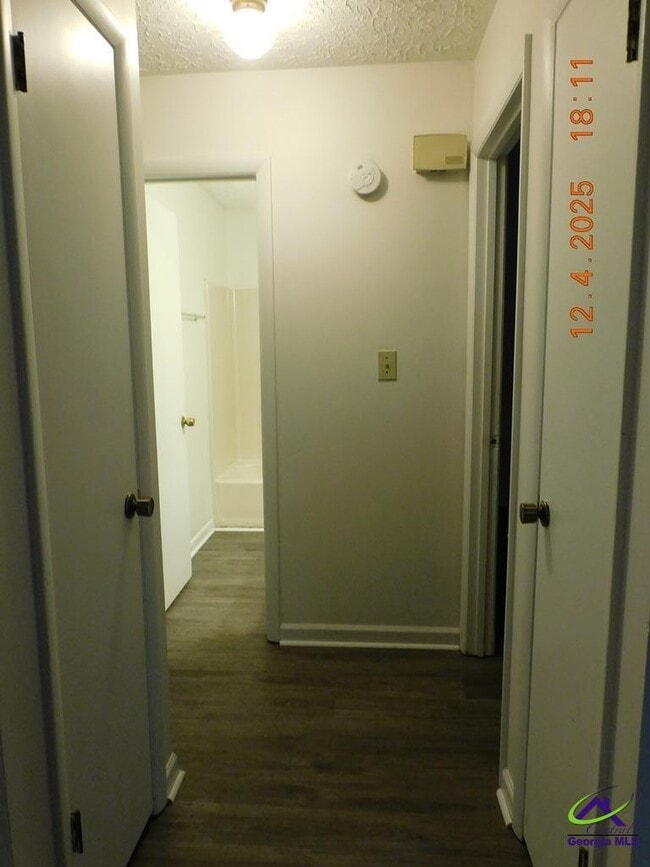 Building Photo - 1003 Greenwood Dr