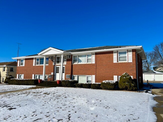 Building Photo - 637 Pasadena Ave